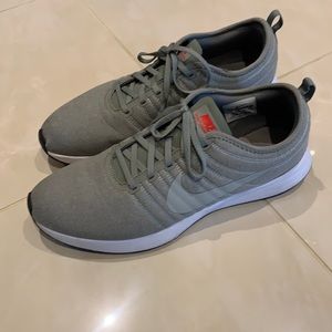 Men’s Nike Dualtone Racer sneaker